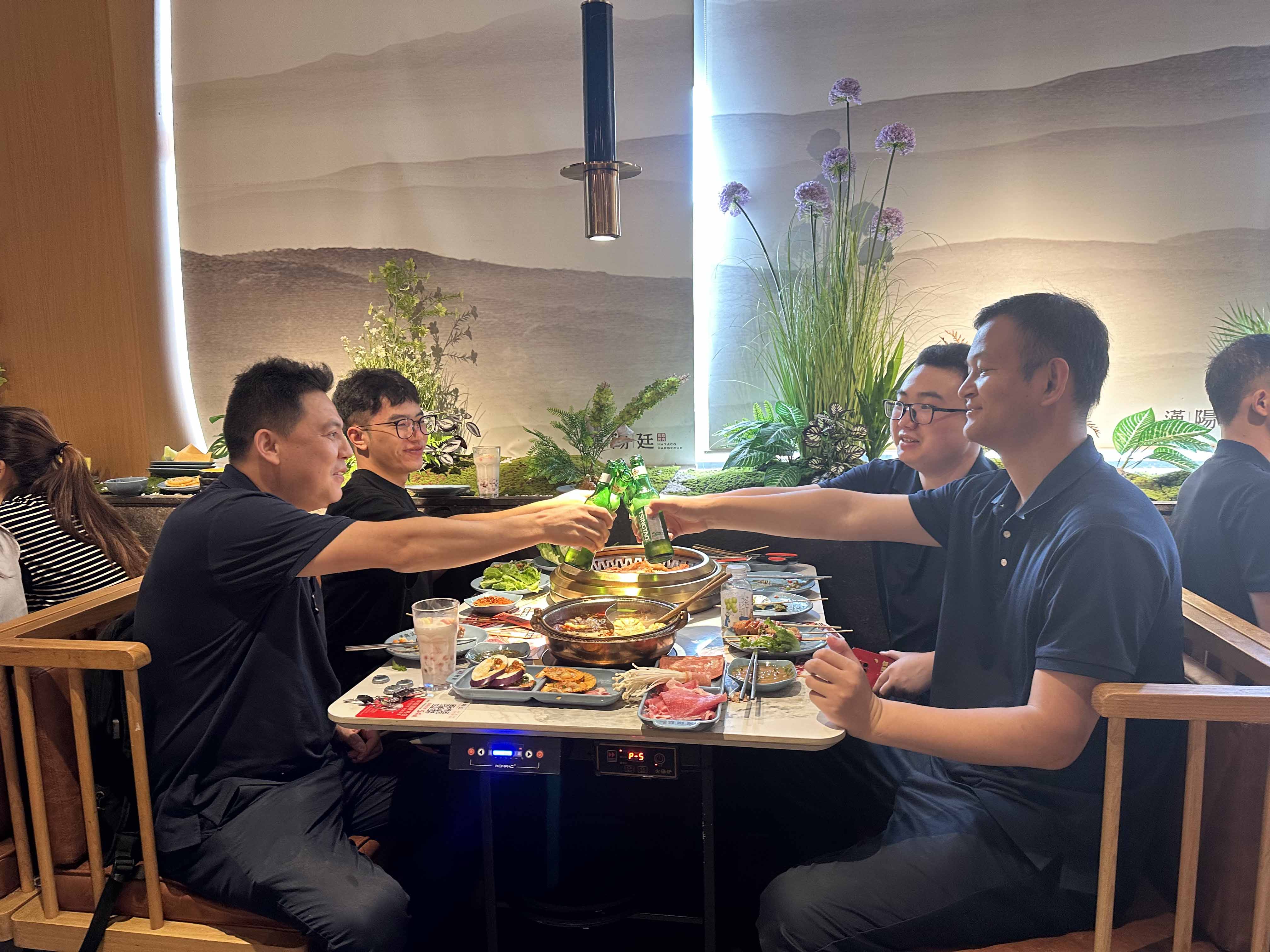 久信達科技公司員工齊聚光明區(qū)蠄蜍石，開啟活力爬山之旅暨團建活動(圖5)